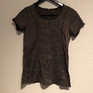 Lululemon camp run top sz 4